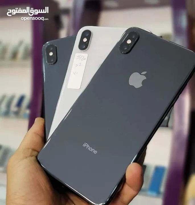 ايفون Xsmax الاصلي جيجا 64 و 256  بطارية مشكل  هدية كفر ولزقة وشاحن الاصلي متوفر توصيل