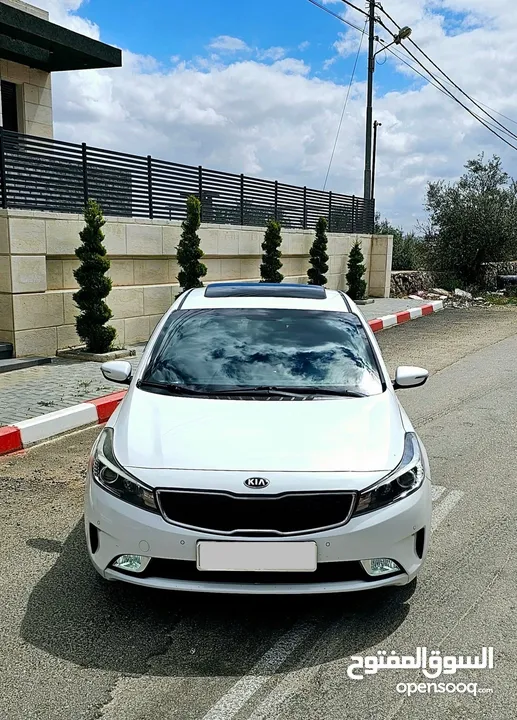 كيا سيراتو k3 محرك 1600 بنزين فل الفل مع فتحة سقف، سحب شركة، انتاج 2017 تسيير 2018