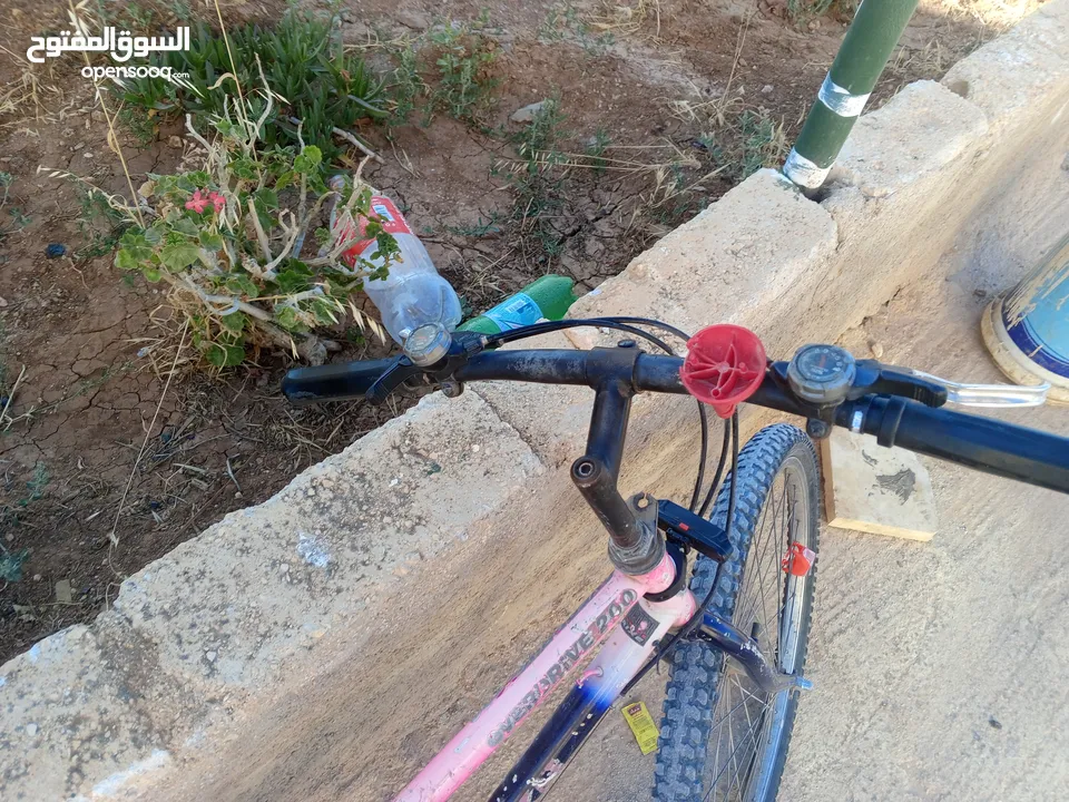 بسكليت مستعمل ولكنه بحالة الوكالة