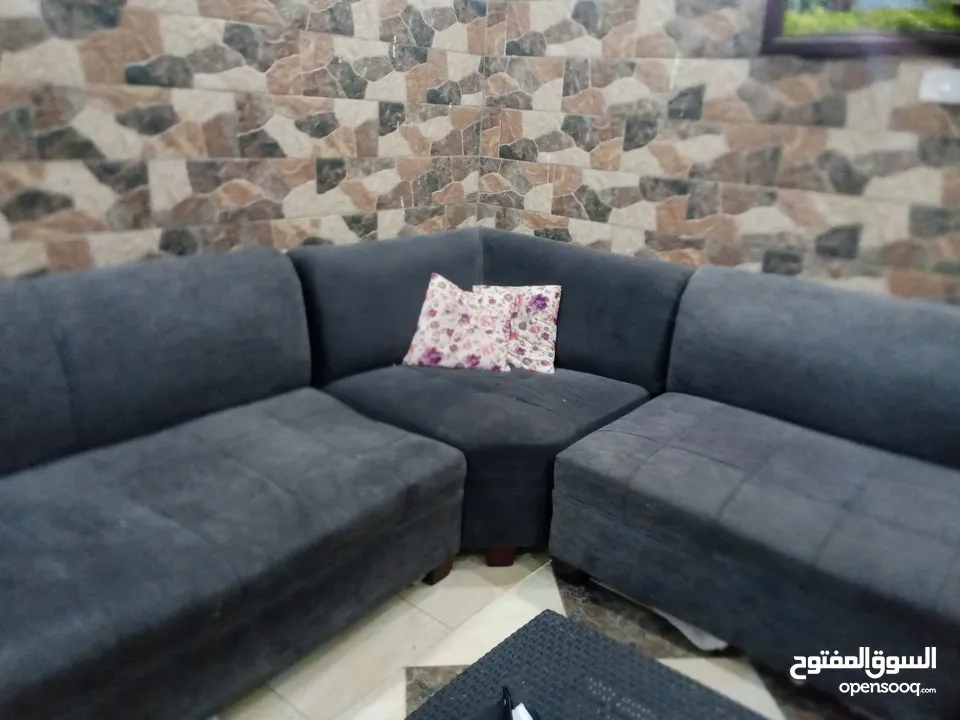طقم كنب مستعمل بحاله جيده