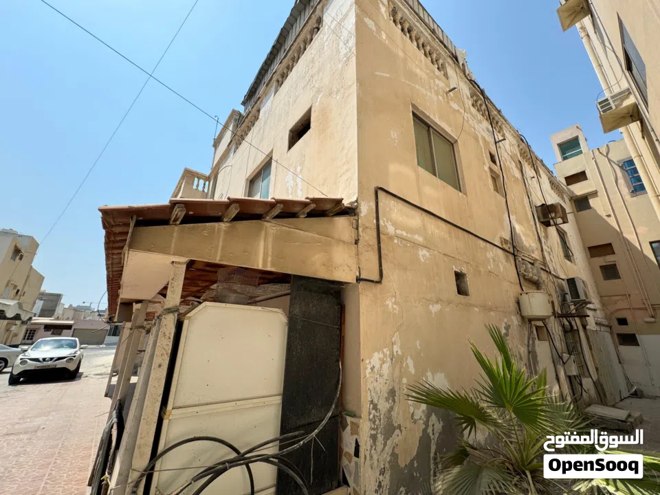 House & Land in Busaiteen near the airport, King Hamad's hospital, market & restaurants