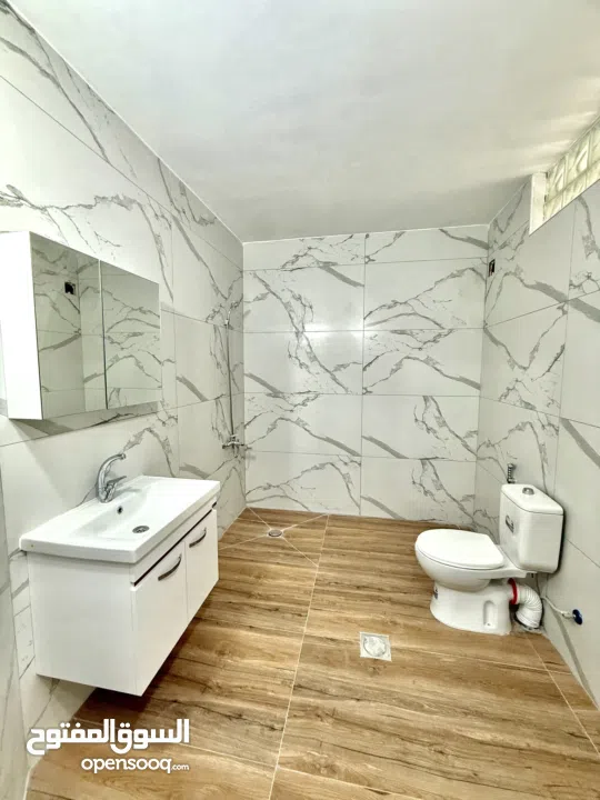 تأجير شقة طابقية بمساحة 340 م2 في منطقة حيوية في الماصيون (للمؤسسات فقط)