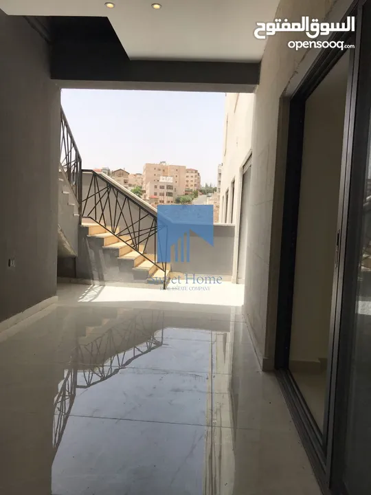 شقة فاخرة للبيع في الكرسي - خلف إدارة السير 165م مع ترس 25م تشطيب سوبر ديلوكس لم تسكن