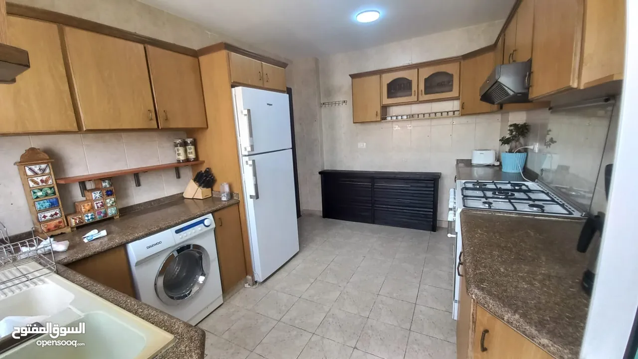 شقة مفروشة للايجار في الدوار السادس ( Property 42144 )-175055040