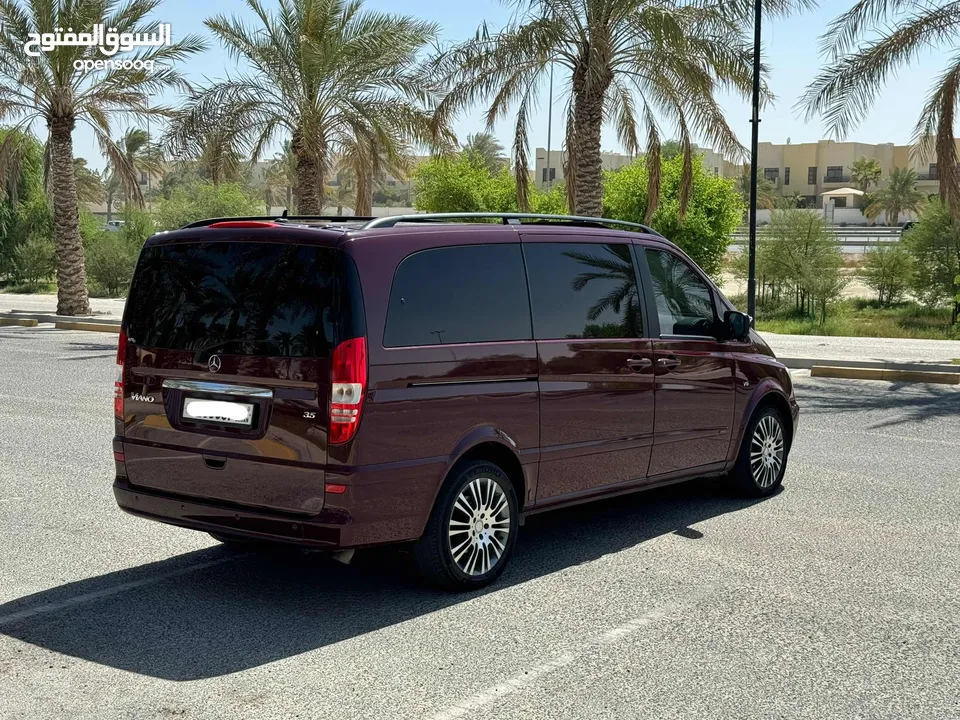 Mercedes Benz Viano 2014 (Red)