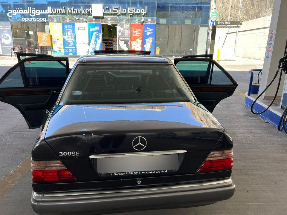 مرسيدس 300SEL