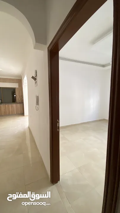 شقق سكنية او استثمارية جديدة لم تسكن للبيع في صويلح  120متر مع مطبخ امريكي راكب  من المالك مباشرة.
