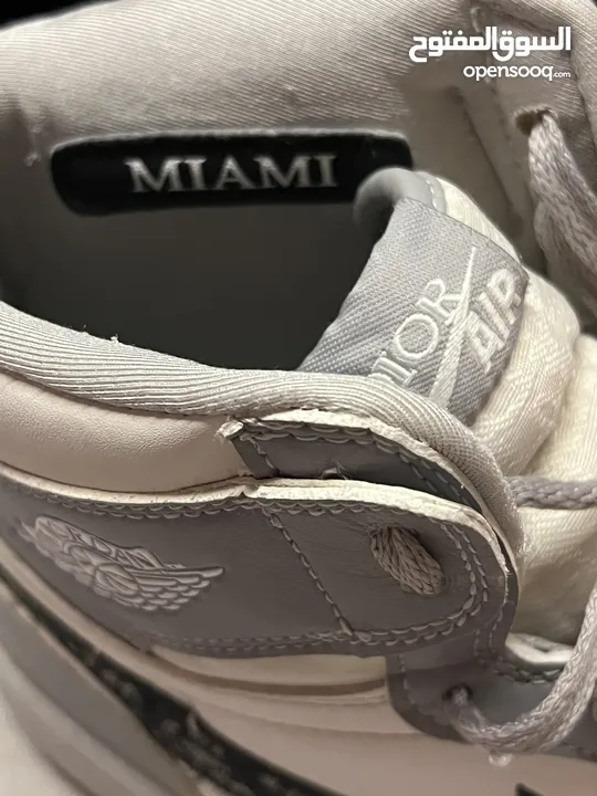 للبيع - حذاء Air Jordan أصلي بتصميم حصري (Dior Edition)