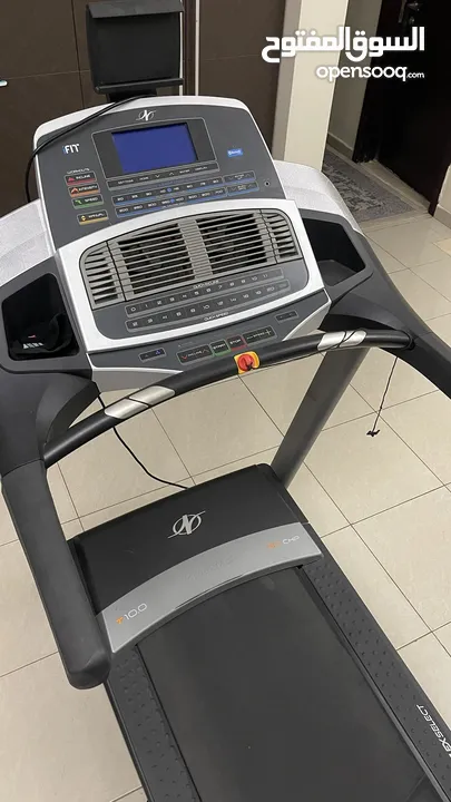 Treadmill t10.0 fit for sale cheap !