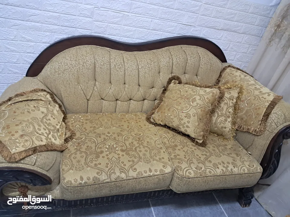 كنب غرفة ضيوف مستعمل