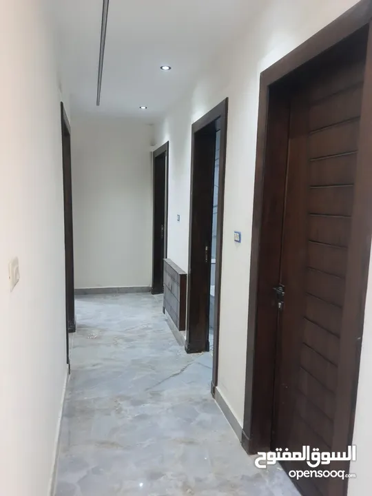 شقة مميزة للايجار،ط اول،تشطيب فلل،عرسا فقط