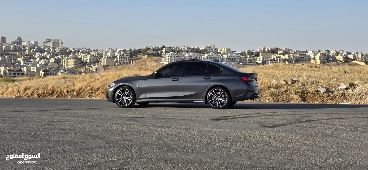 BMW G20 2022  BMW 330e فحص كامل _  فل كامل _ جمرك جديد _ ترخيص سنة كاملة _ ولا اي ملاحظة نهائيا