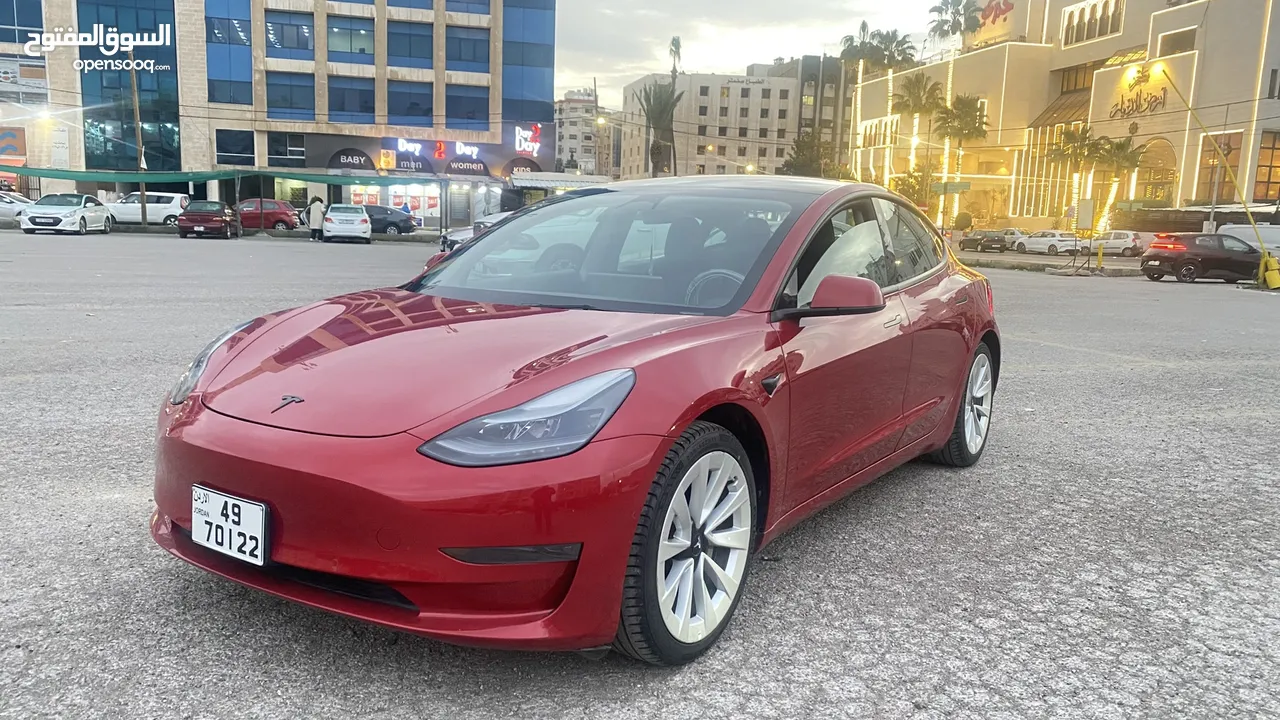 Tesla model 3 2022 standard plus/7 جيد / اتوسكور A/ عداد قليل كاش وبالاقساط
