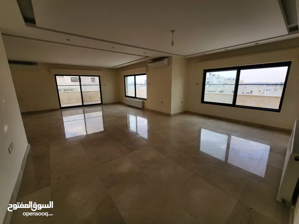 روف فارغ للإيجار في عبدون - ref : 14453