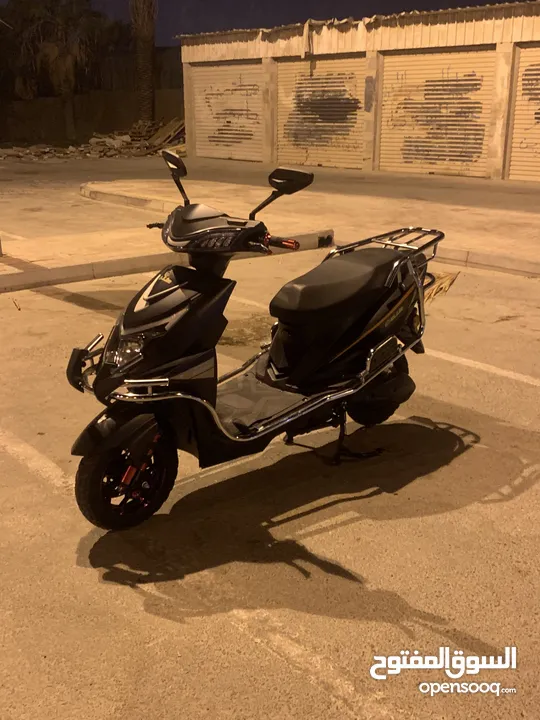 للبيع سكوتر كهربائية شبه جديدة مديل 2025