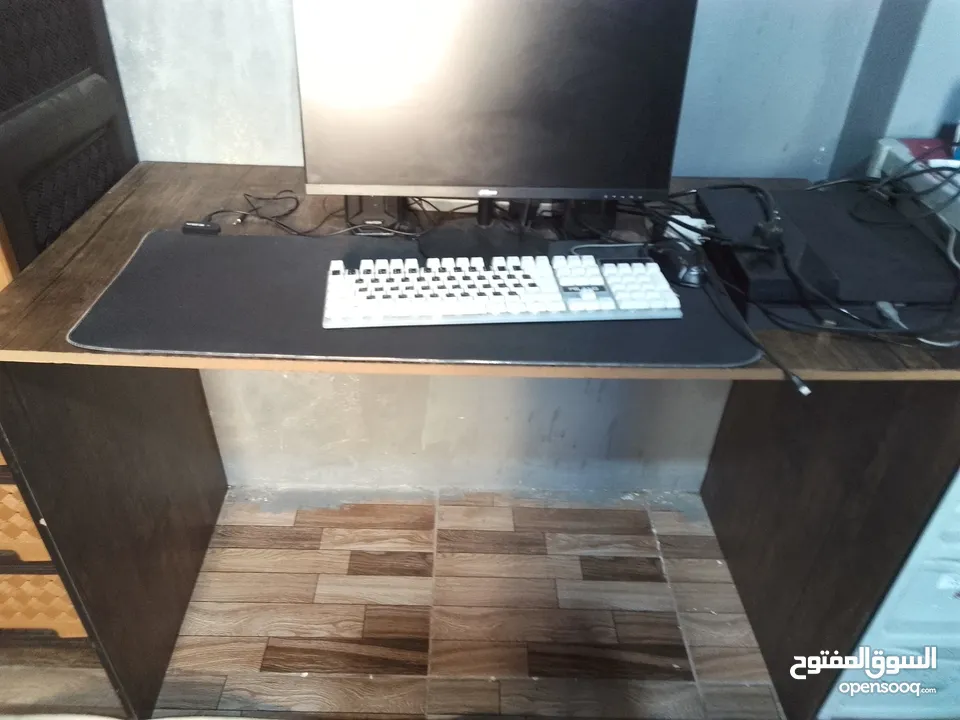 مكتب مستعمل + كوميدينا خفيف وكويس جدا وبسعر رخيصصصصص