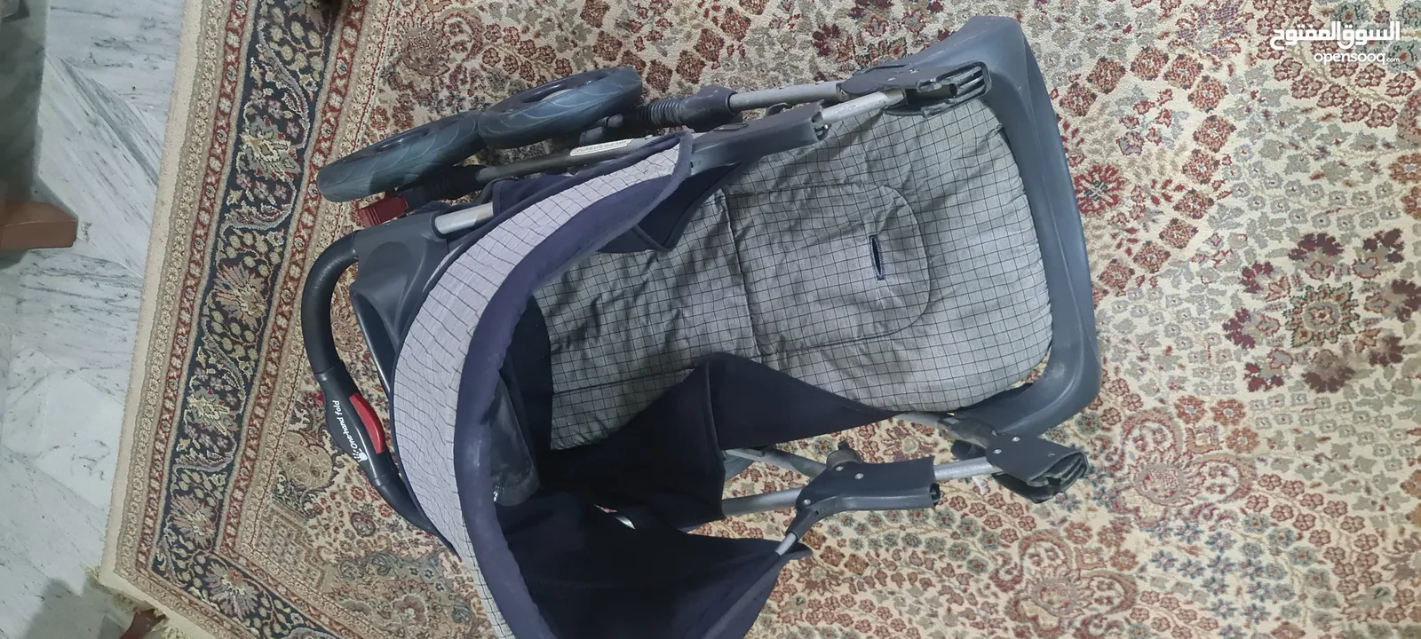 عرباية أطفال نوع جونيور JUNIORS   الأصلية وبحالة ممتازة ، لا يوجد بها عيوب ، قوية ومتينة وأمان تام