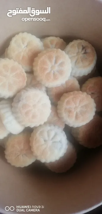 كل عام وانتم بالف خير  متوفر معمول تمر بالسميد