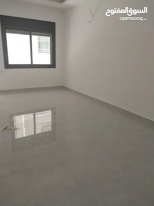 طابقيه  ضاحية الرشيد 4نوم 260م وتراسات