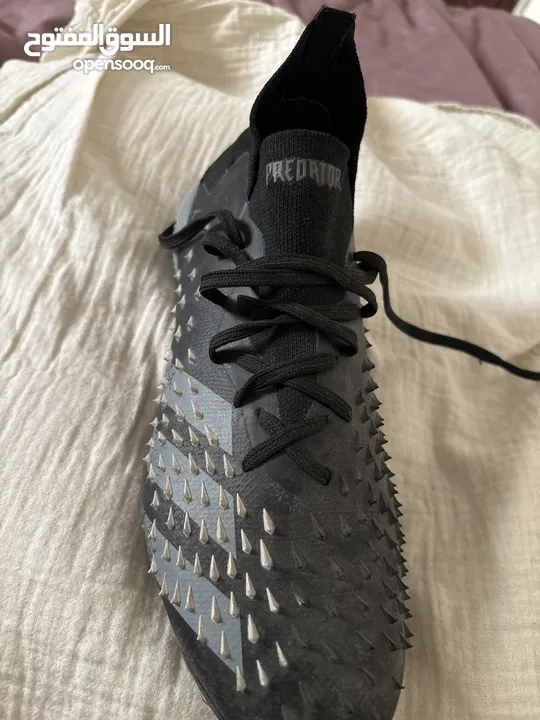 بوط اديداس بريداتور اصابعsize 41