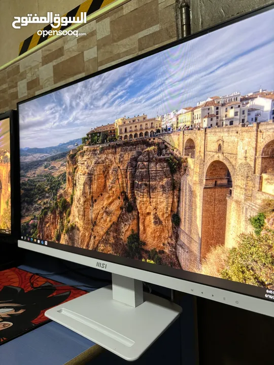 شاشة msi بحال الوكالة للبيع