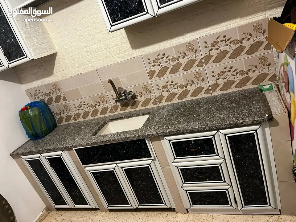 مطبخ المنيوم مستعمل اشي بسيط