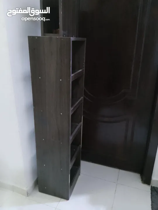 ثلاثة تخوت صبايا مستعمل بحالة الجيد للبيع مع برداي ومرآة وفي كورنر وموكيته هدية بحال تم شراء الكل