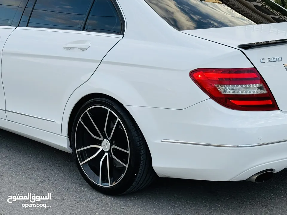 مرسيدس c200  ترخيص 2012 بسعر حرق عالكاش