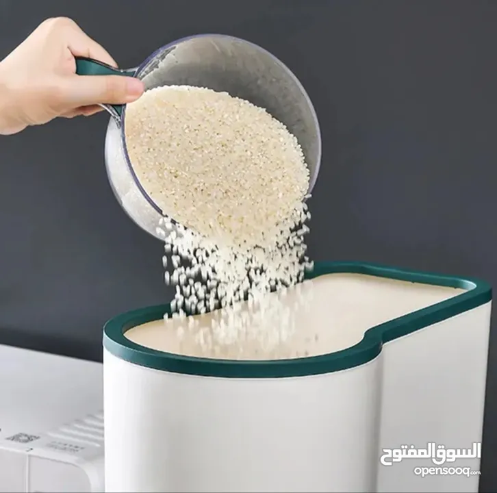 قم بتخزين ما يصل إلى 5 كجم من الأرز أو غيرها من الحبوب بكل سهولة في صندوق التخزين ذو السعة الكبيرة