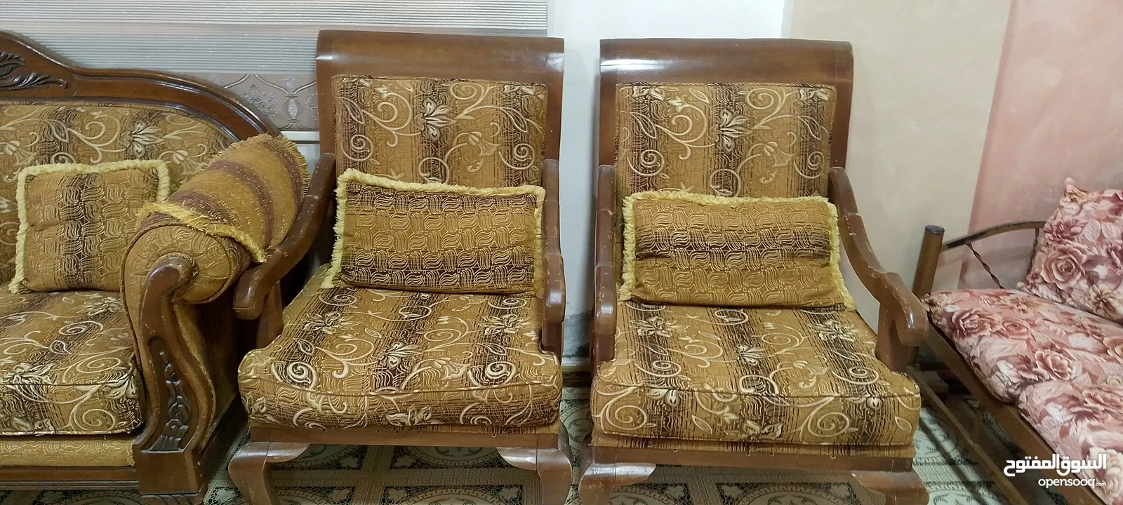طقم زان نظيف جدا 9مقاعد