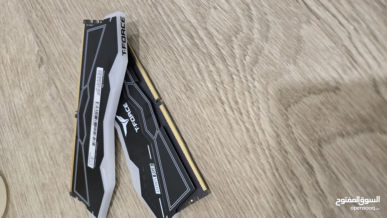 ram 16gb رامات بحالة الوكالة 16 قيقا 5200 هرتز  5200MHz cl40 نظيفة لون اسود مع لمبات rgbcl40