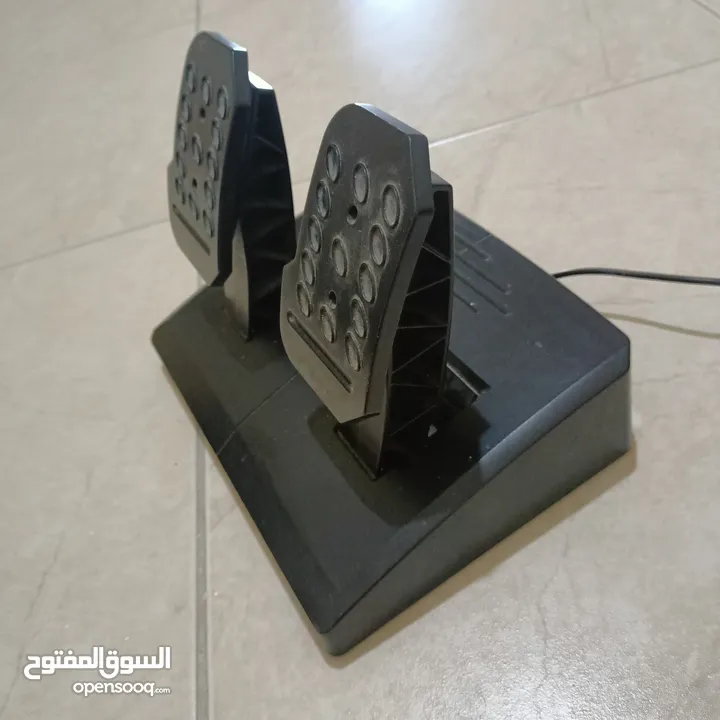 سترينج بلايستيشن اصلي من شركة بلايستيشن مستعمل بحالة الوكاله تم استعماله مرتين فقط يشتغل على ps4 ps3