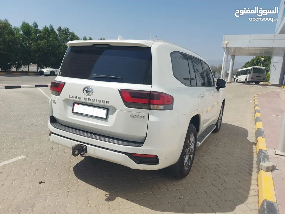 DHS 248000/= 2022 LAND CRUISR GX4 3.5 L TURBO GCC ( خليجي تحت الضمان الفطيم ماشي فقط 16000 كم )