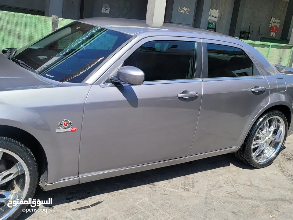 كرويسلر للبيع موديل 2006 محوله 2010  نوع من التغيير فقط بحالها ممتازه