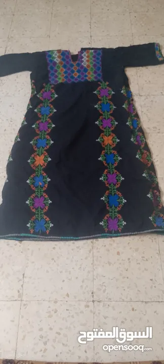 ثياب تطريز يدوي