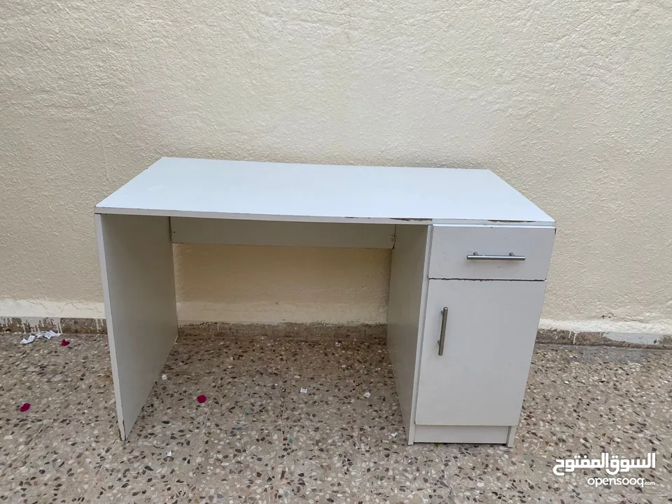 مكتب شبه جديد
