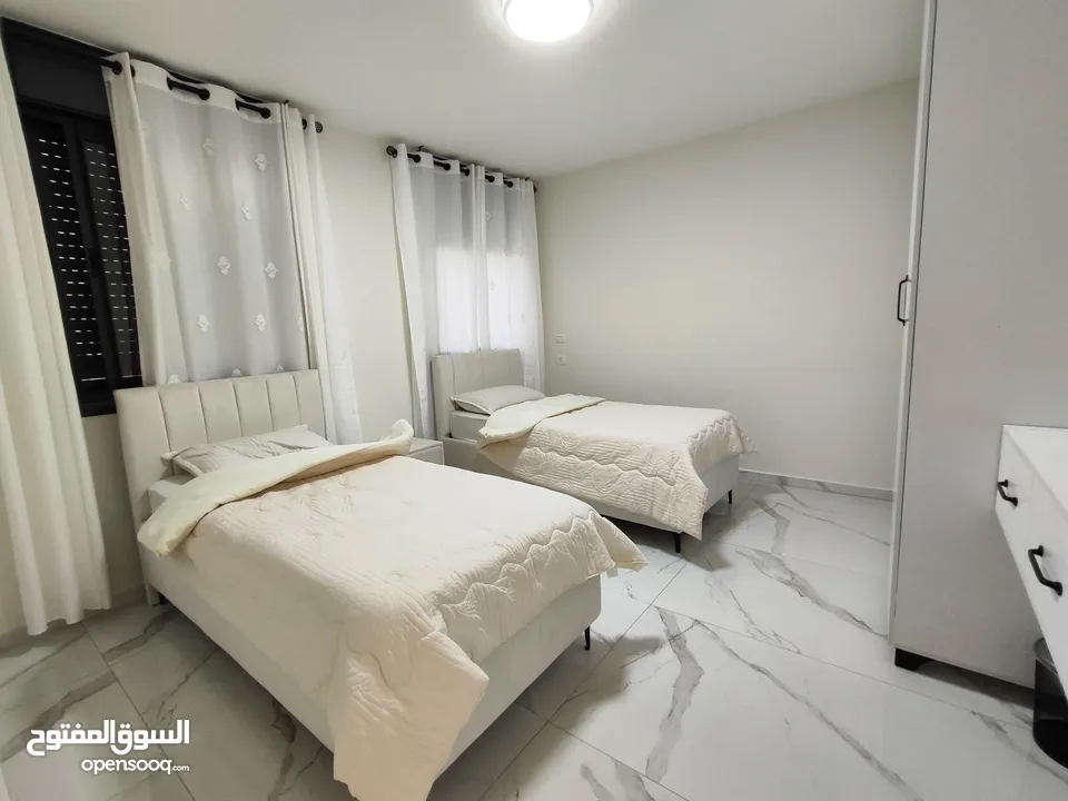 شقة راقية جديدة مفروشة للايجار في الطيرة