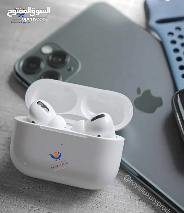 النسخة الأمريكى سيريال على العلبة ونفس السيرل محفور على البوكس و كل فردة من السماعاتAirpods pro2 USA