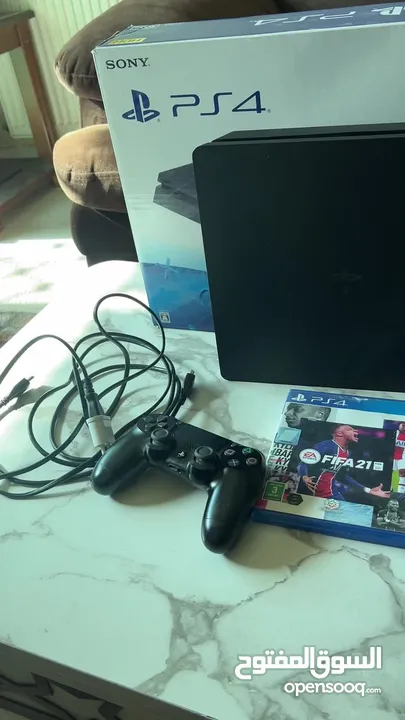 للبيع: PlayStation 4 Slim بحالة ممتازة + إيد أصلية + 15 لعبة.