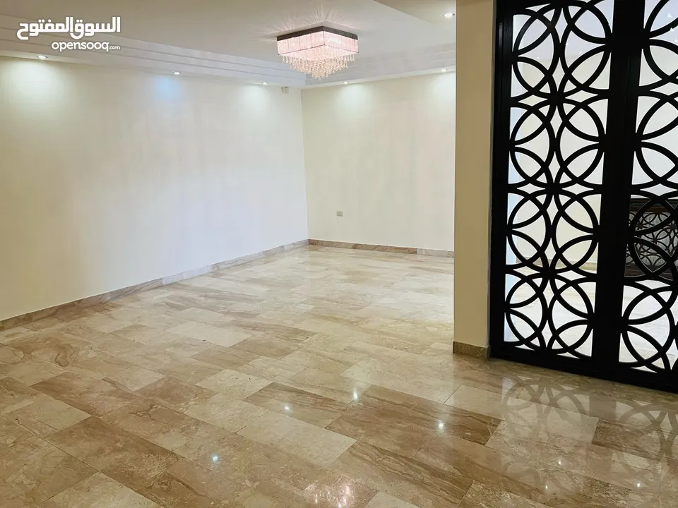 شقة أرضية للبيع في ضاحية النخيل - ref: 14613