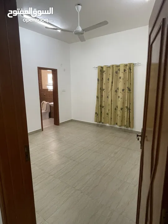 شقة للايجار العامرات المحج flat for rent