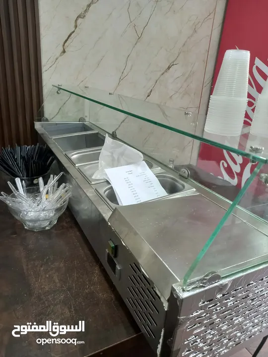 ثلاجة سلطات للبيع