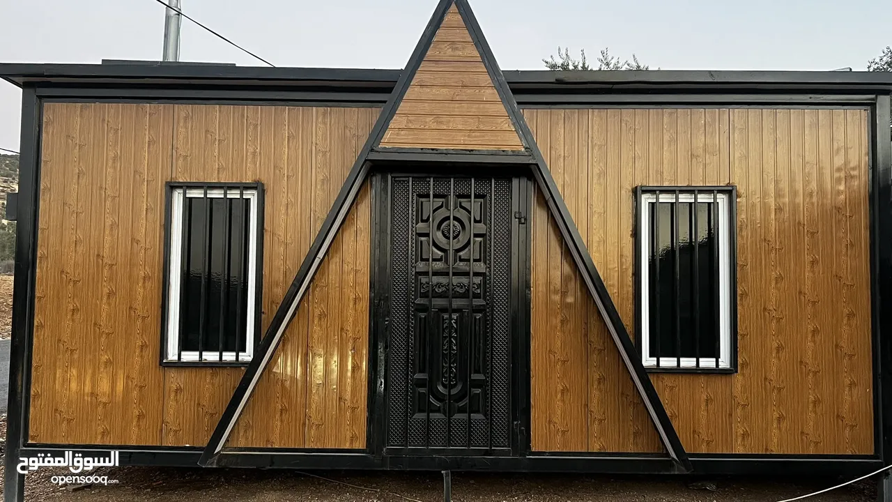 كرفان كوخ لون خشبي بحالة ممتازة