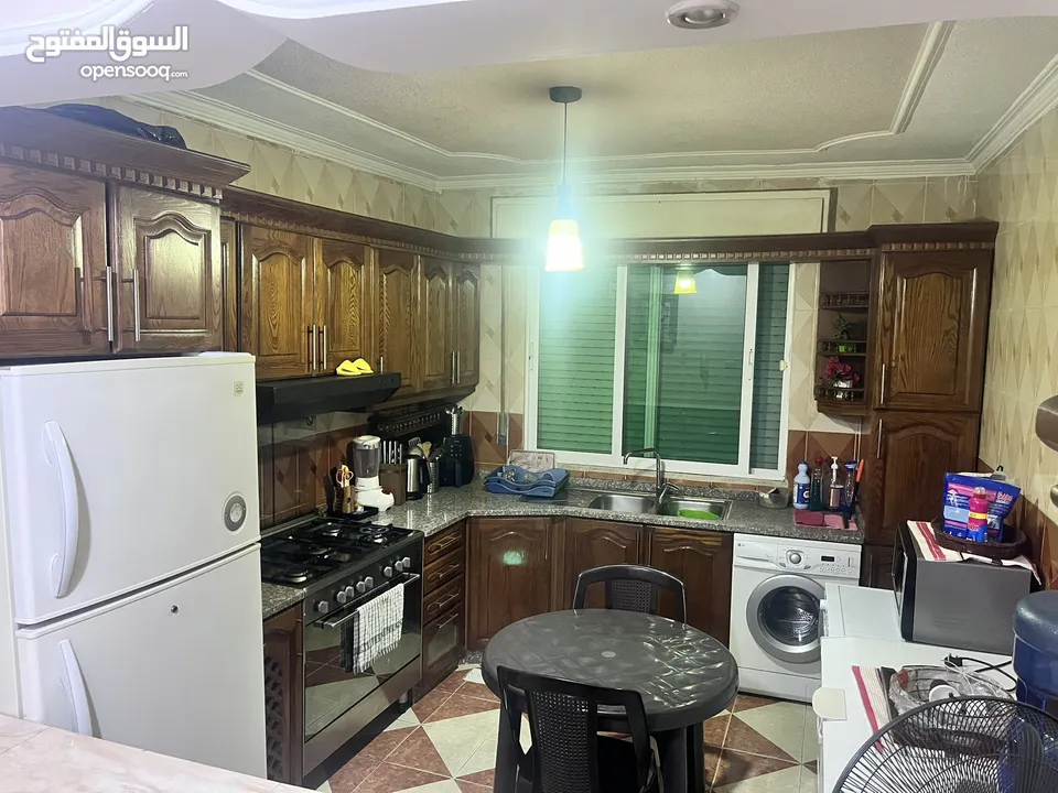 شقة طابق ثالث للبيع