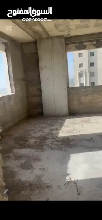 -شقه سكنيه بناء عظم واقع اسكان الطله الغربيه القائم على قطعه ارض 363 حوض 13 من اراضي بير زيت