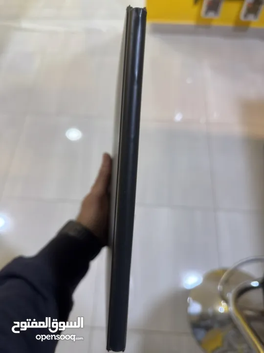 ماجيك كيبورد ابل 12،9 انش للبيع