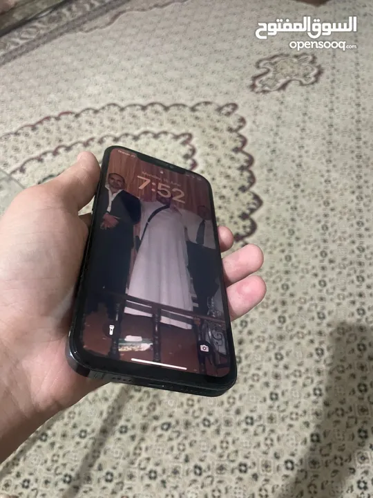 آيفون 12pro maxبحال الوكالة للتواصل على الواتس الرقم بل الوصف محطوط