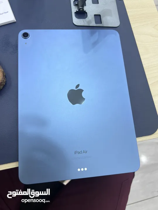 ايباد اير 5.    ipad air 5 الجهاز استعمال ممتاز ولا شخط