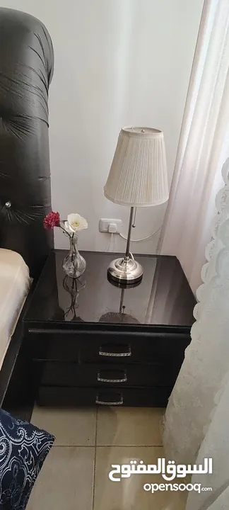 غرفة نوم كاملة لون اسود king size تفصيل خشب لاتيه 18