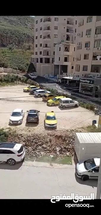 شقة ( مكتب او مركز )   بنابلس  مقابل الأكاديمية    طابق ثاني بدون مصعد عداد  ماء  كرت  عداد كهرباء